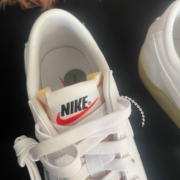 Nike Blazer Low Platform sneakers in white - Picture 5 of 8